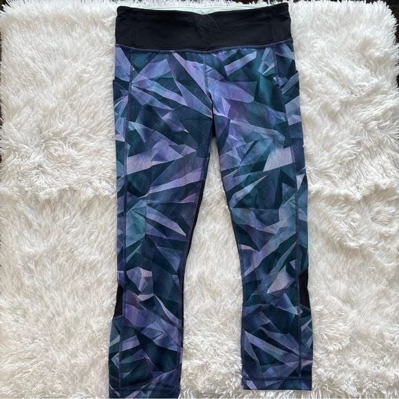 Lululemon 🍋 Pace Rival Crop Leggings in Pretty Prism, size 6 - Picture 2 of 16